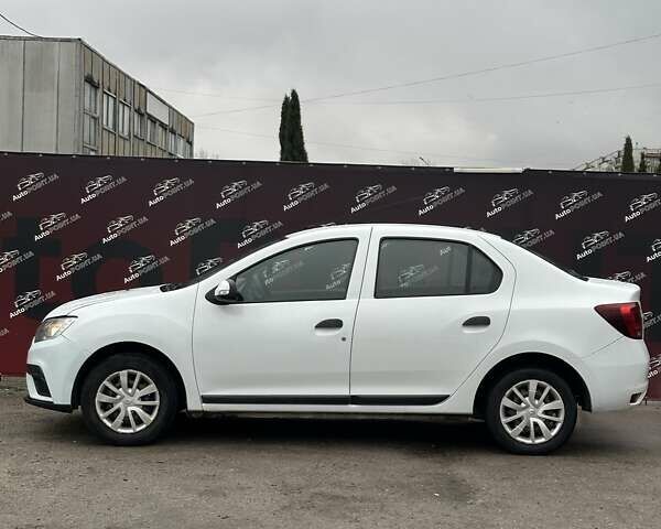 Белый Рено Логан, объемом двигателя 1 л и пробегом 194 тыс. км за 5500 $, фото 4 на Automoto.ua