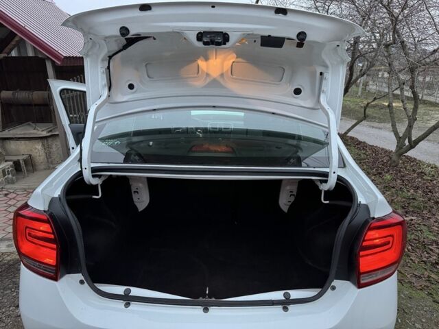 Білий Рено Логан, об'ємом двигуна 1 л та пробігом 130 тис. км за 4899 $, фото 13 на Automoto.ua