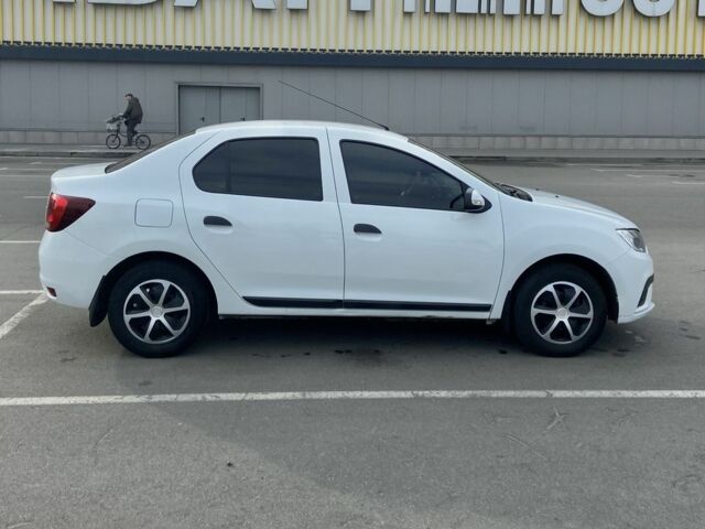 Белый Рено Логан, объемом двигателя 1 л и пробегом 157 тыс. км за 6600 $, фото 3 на Automoto.ua