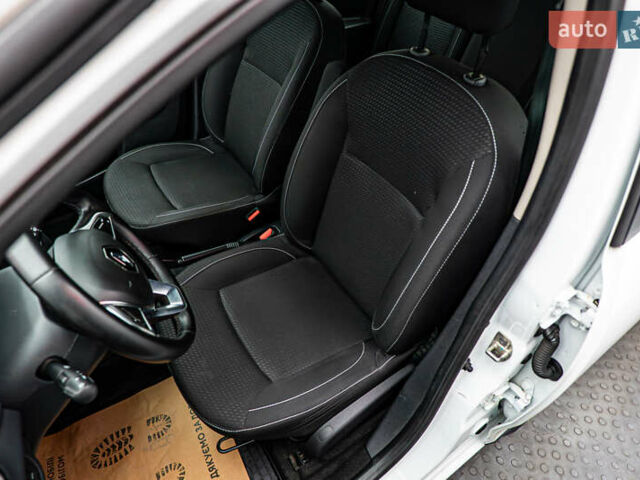 Білий Рено Логан, об'ємом двигуна 1.5 л та пробігом 173 тис. км за 8720 $, фото 8 на Automoto.ua