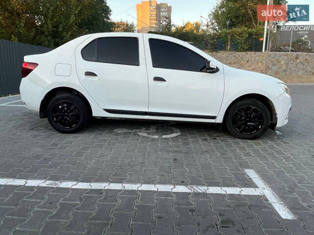 Білий Рено Логан, об'ємом двигуна 1 л та пробігом 79 тис. км за 7400 $, фото 2 на Automoto.ua