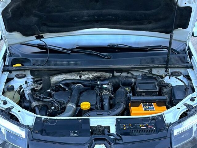 Белый Рено Логан, объемом двигателя 1.5 л и пробегом 157 тыс. км за 7499 $, фото 11 на Automoto.ua