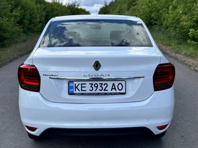 Белый Рено Логан, объемом двигателя 1.5 л и пробегом 148 тыс. км за 6400 $, фото 2 на Automoto.ua
