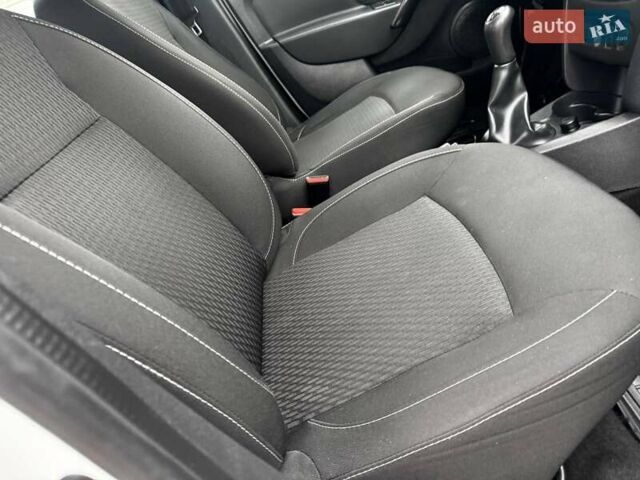 Білий Рено Логан, об'ємом двигуна 1.46 л та пробігом 97 тис. км за 7450 $, фото 30 на Automoto.ua