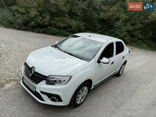 Белый Рено Логан, объемом двигателя 1.5 л и пробегом 69 тыс. км за 9300 $, фото 2 на Automoto.ua