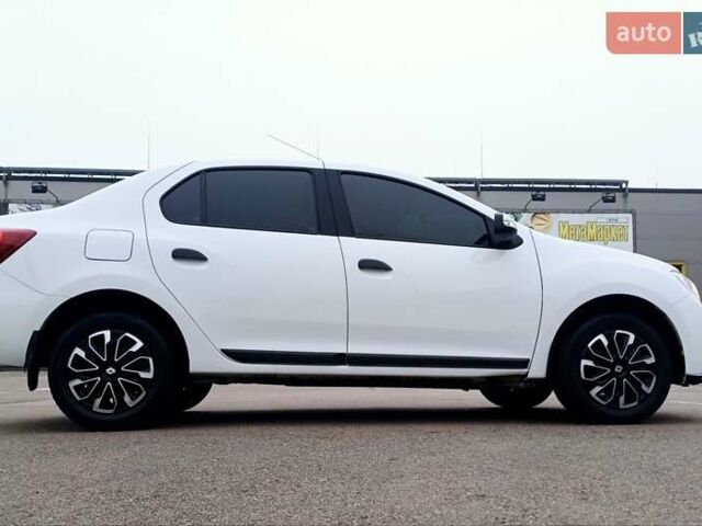 Белый Рено Логан, объемом двигателя 1.5 л и пробегом 150 тыс. км за 9150 $, фото 9 на Automoto.ua