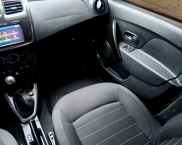 Белый Рено Логан, объемом двигателя 1.5 л и пробегом 150 тыс. км за 9150 $, фото 70 на Automoto.ua