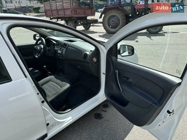Белый Рено Логан, объемом двигателя 1.46 л и пробегом 248 тыс. км за 6400 $, фото 8 на Automoto.ua
