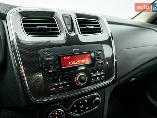 Білий Рено Логан, об'ємом двигуна 1.5 л та пробігом 173 тис. км за 8720 $, фото 13 на Automoto.ua