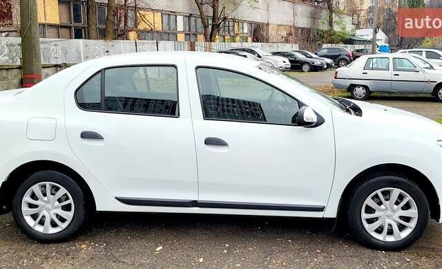 Білий Рено Логан, об'ємом двигуна 1.46 л та пробігом 80 тис. км за 8700 $, фото 4 на Automoto.ua