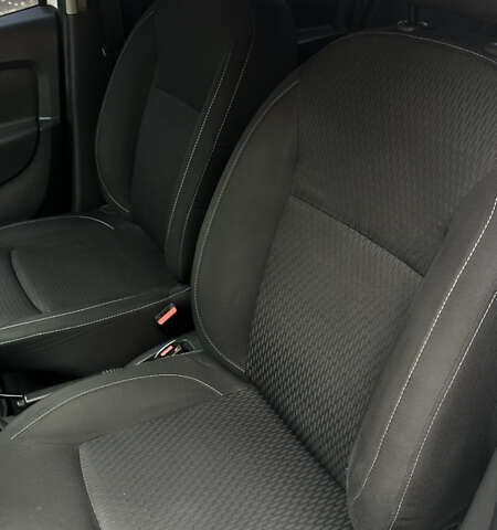 Білий Рено Логан, об'ємом двигуна 1.46 л та пробігом 128 тис. км за 8500 $, фото 12 на Automoto.ua