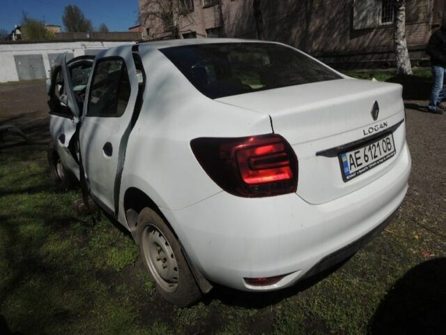 Белый Рено Логан, объемом двигателя 1 л и пробегом 95 тыс. км за 1600 $, фото 1 на Automoto.ua