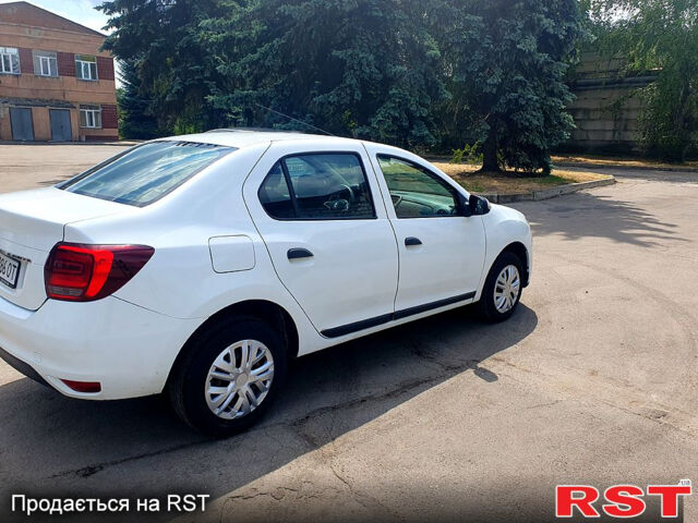 Білий Рено Логан, об'ємом двигуна 1.5 л та пробігом 176 тис. км за 7166 $, фото 2 на Automoto.ua