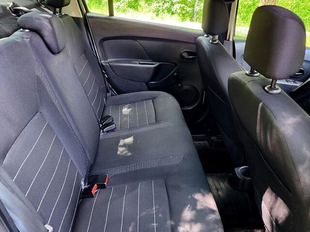 Белый Рено Логан, объемом двигателя 1.5 л и пробегом 164 тыс. км за 6400 $, фото 3 на Automoto.ua