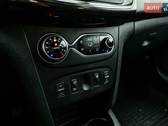 Білий Рено Логан, об'ємом двигуна 1.5 л та пробігом 173 тис. км за 8720 $, фото 14 на Automoto.ua