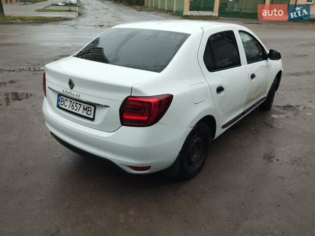 Белый Рено Логан, объемом двигателя 1.5 л и пробегом 360 тыс. км за 7000 $, фото 3 на Automoto.ua