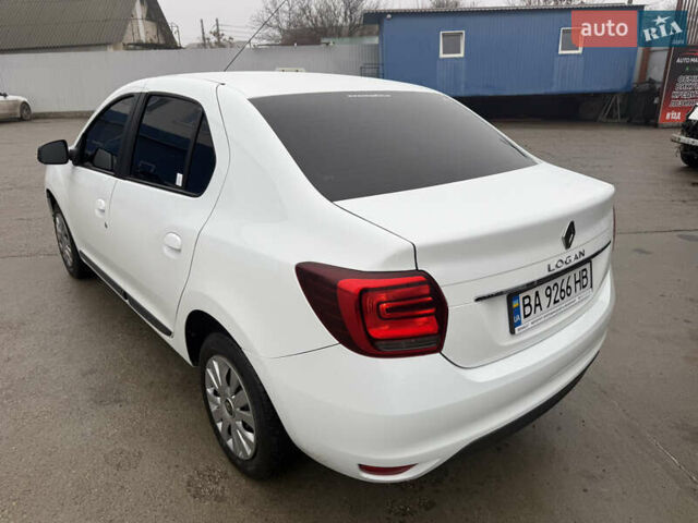 Белый Рено Логан, объемом двигателя 0.9 л и пробегом 41 тыс. км за 9300 $, фото 5 на Automoto.ua