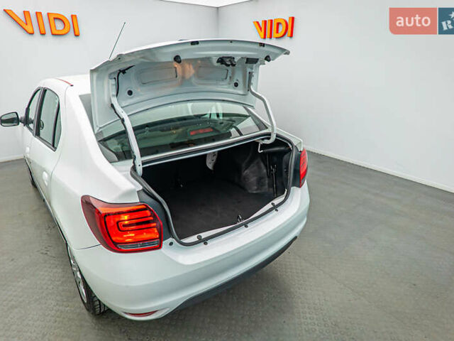 Білий Рено Логан, об'ємом двигуна 1.5 л та пробігом 173 тис. км за 8720 $, фото 6 на Automoto.ua