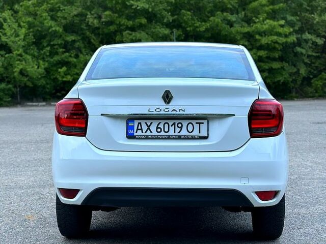 Белый Рено Логан, объемом двигателя 1.5 л и пробегом 157 тыс. км за 7499 $, фото 3 на Automoto.ua