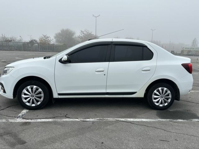 Белый Рено Логан, объемом двигателя 1.5 л и пробегом 148 тыс. км за 8700 $, фото 1 на Automoto.ua