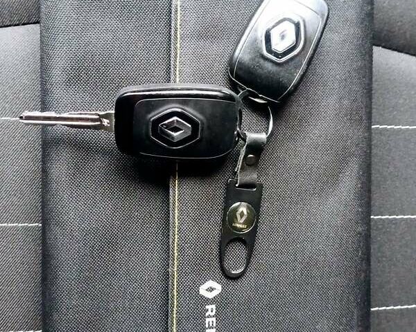 Белый Рено Логан, объемом двигателя 1.5 л и пробегом 150 тыс. км за 9150 $, фото 23 на Automoto.ua