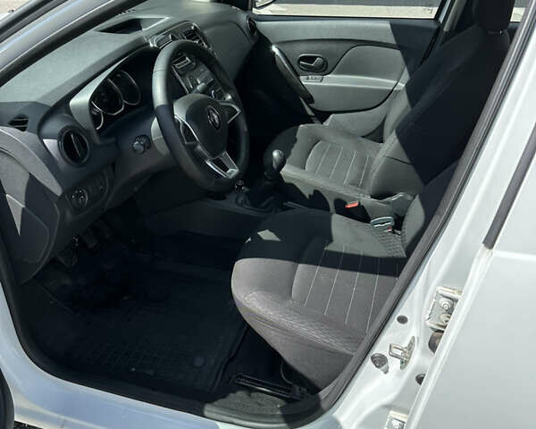 Белый Рено Логан, объемом двигателя 1.46 л и пробегом 248 тыс. км за 6400 $, фото 2 на Automoto.ua