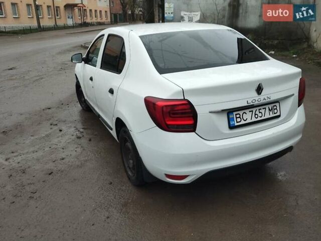 Белый Рено Логан, объемом двигателя 1.5 л и пробегом 360 тыс. км за 7000 $, фото 2 на Automoto.ua