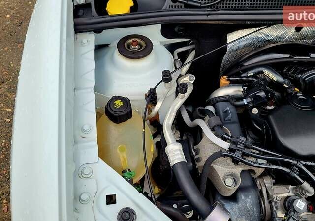 Білий Рено Логан, об'ємом двигуна 1.46 л та пробігом 80 тис. км за 8700 $, фото 14 на Automoto.ua