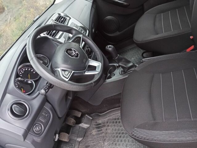 Білий Рено Логан, об'ємом двигуна 1.5 л та пробігом 78 тис. км за 7900 $, фото 5 на Automoto.ua