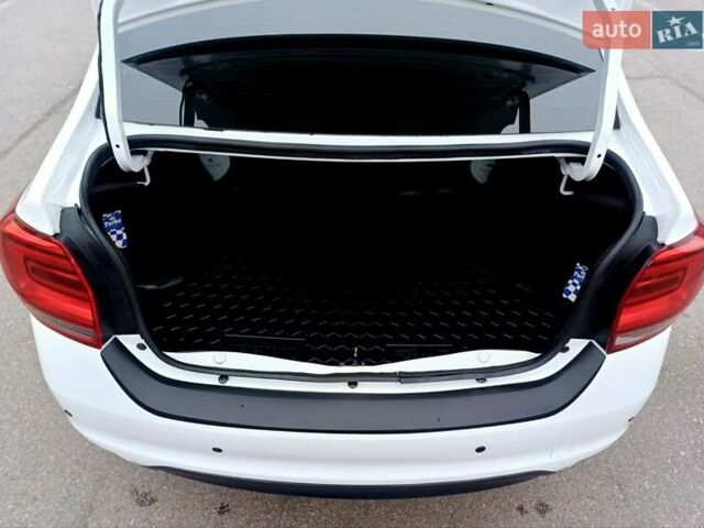 Белый Рено Логан, объемом двигателя 1.5 л и пробегом 150 тыс. км за 9150 $, фото 35 на Automoto.ua