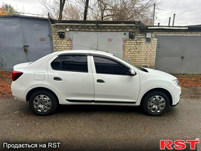 Белый Рено Логан, объемом двигателя 1.5 л и пробегом 152 тыс. км за 7500 $, фото 2 на Automoto.ua