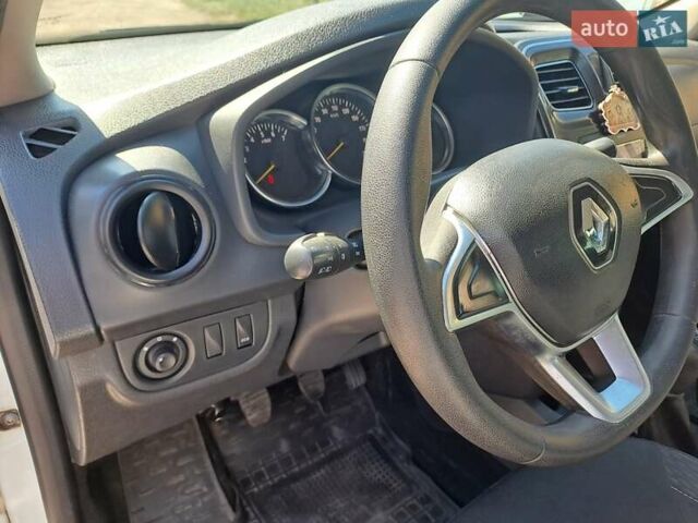 Белый Рено Логан, объемом двигателя 1.5 л и пробегом 140 тыс. км за 7900 $, фото 23 на Automoto.ua