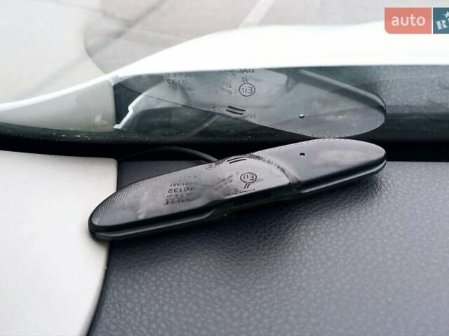 Белый Рено Логан, объемом двигателя 1.5 л и пробегом 150 тыс. км за 9150 $, фото 83 на Automoto.ua