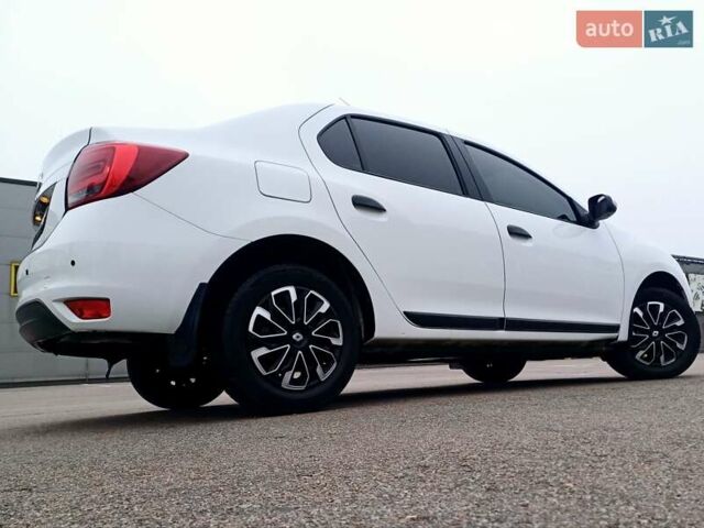 Белый Рено Логан, объемом двигателя 1.5 л и пробегом 150 тыс. км за 9150 $, фото 10 на Automoto.ua