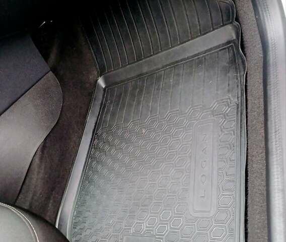 Белый Рено Логан, объемом двигателя 1.5 л и пробегом 150 тыс. км за 9150 $, фото 59 на Automoto.ua