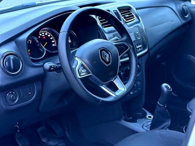 Белый Рено Логан, объемом двигателя 1.5 л и пробегом 157 тыс. км за 7499 $, фото 7 на Automoto.ua