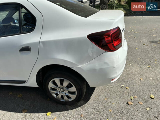 Белый Рено Логан, объемом двигателя 1.46 л и пробегом 248 тыс. км за 6400 $, фото 5 на Automoto.ua