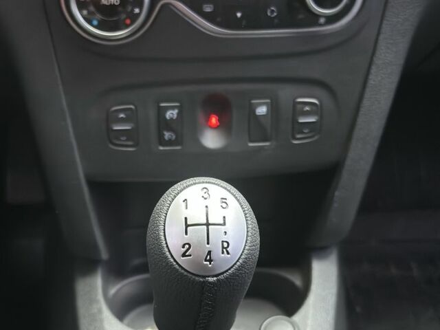 Белый Рено Логан, объемом двигателя 1.5 л и пробегом 148 тыс. км за 8700 $, фото 7 на Automoto.ua