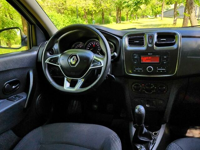 Белый Рено Логан, объемом двигателя 1.5 л и пробегом 164 тыс. км за 6400 $, фото 4 на Automoto.ua