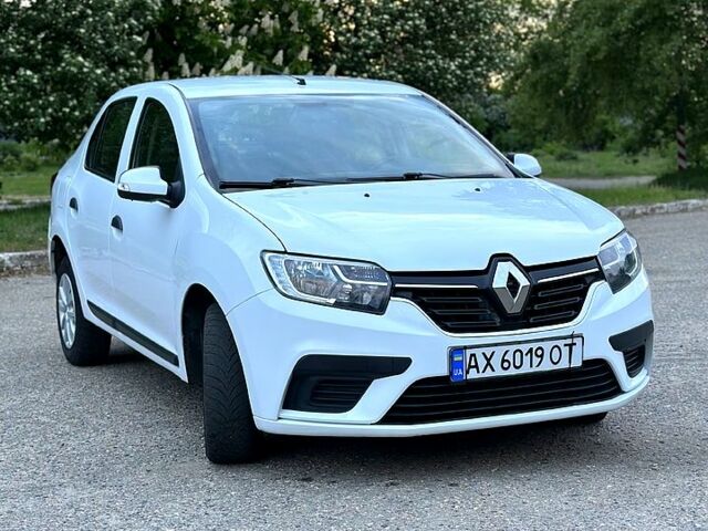 Белый Рено Логан, объемом двигателя 1.5 л и пробегом 157 тыс. км за 7499 $, фото 1 на Automoto.ua