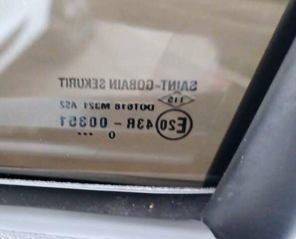 Белый Рено Логан, объемом двигателя 1.5 л и пробегом 150 тыс. км за 9150 $, фото 53 на Automoto.ua