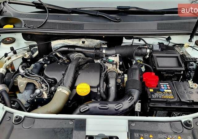 Білий Рено Логан, об'ємом двигуна 1.46 л та пробігом 80 тис. км за 8700 $, фото 13 на Automoto.ua