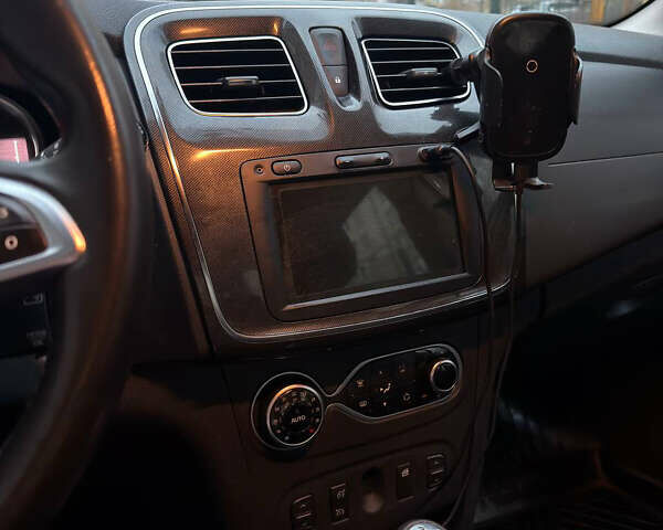 Белый Рено Логан, объемом двигателя 0.9 л и пробегом 88 тыс. км за 10500 $, фото 18 на Automoto.ua