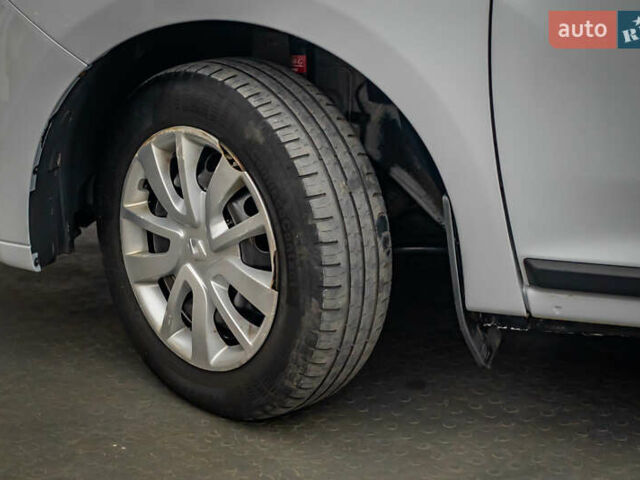 Білий Рено Логан, об'ємом двигуна 1.5 л та пробігом 183 тис. км за 8635 $, фото 7 на Automoto.ua