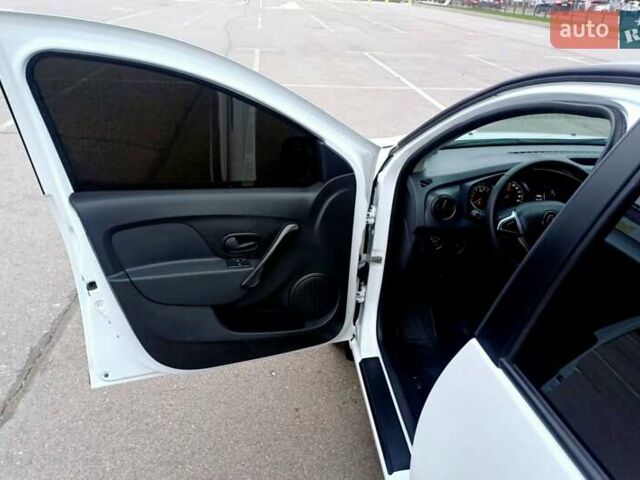 Белый Рено Логан, объемом двигателя 1.5 л и пробегом 150 тыс. км за 9150 $, фото 50 на Automoto.ua