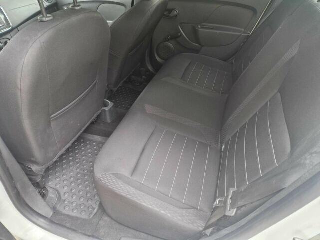 Белый Рено Логан, объемом двигателя 1.5 л и пробегом 172 тыс. км за 8200 $, фото 18 на Automoto.ua