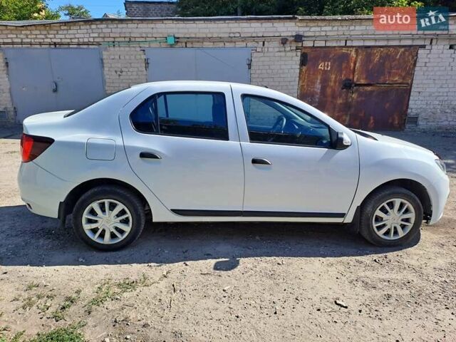 Белый Рено Логан, объемом двигателя 1.5 л и пробегом 140 тыс. км за 7900 $, фото 6 на Automoto.ua
