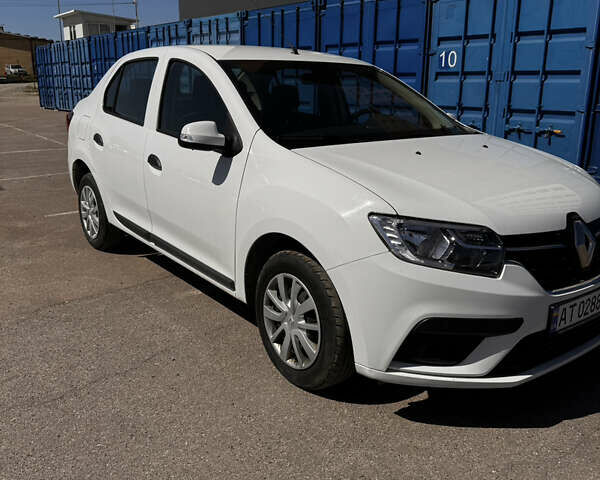 Белый Рено Логан, объемом двигателя 1 л и пробегом 67 тыс. км за 8400 $, фото 1 на Automoto.ua