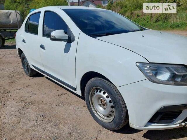 Белый Рено Логан, объемом двигателя 1 л и пробегом 149 тыс. км за 4850 $, фото 5 на Automoto.ua