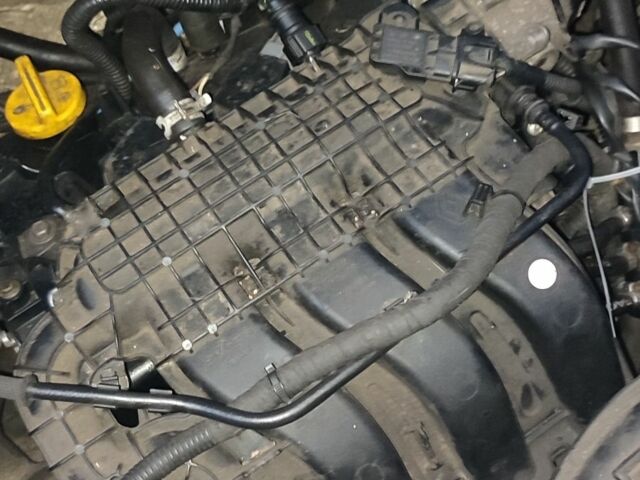 Белый Рено Логан, объемом двигателя 1 л и пробегом 213 тыс. км за 4500 $, фото 3 на Automoto.ua